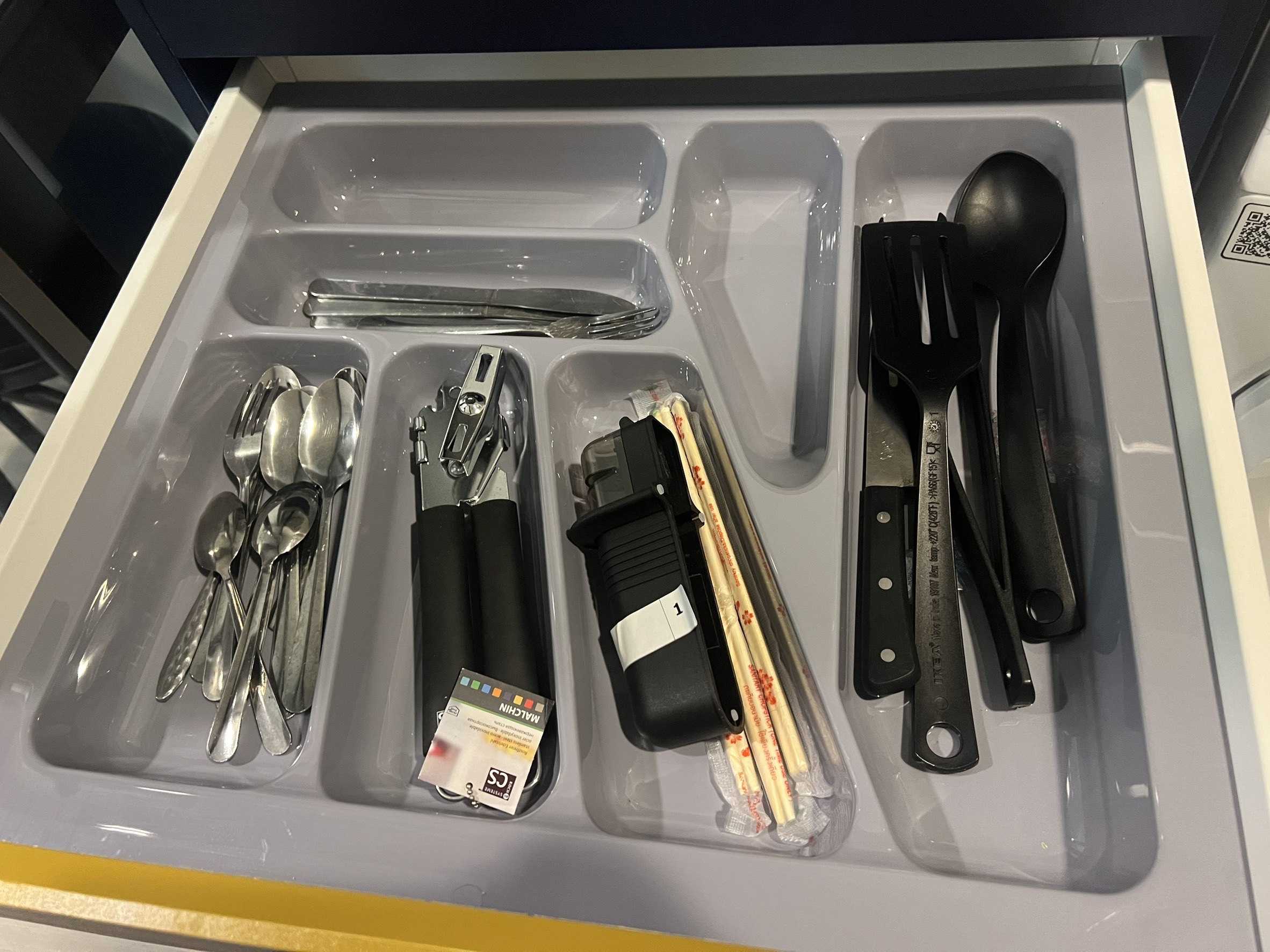 2e6eb9d7e6c14238823f7f8ebdf82d43-1