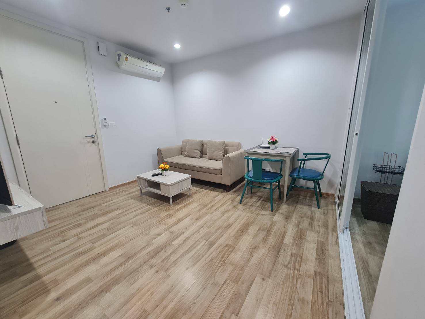 35d851e3304c42eb99abb6e8859d8e5b-1