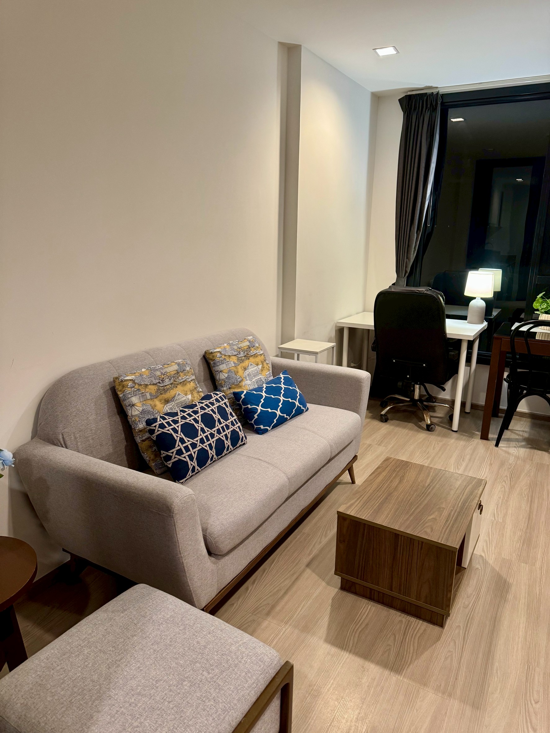 39476612-0D5B-4723-93C1-1BCDEFD7A678