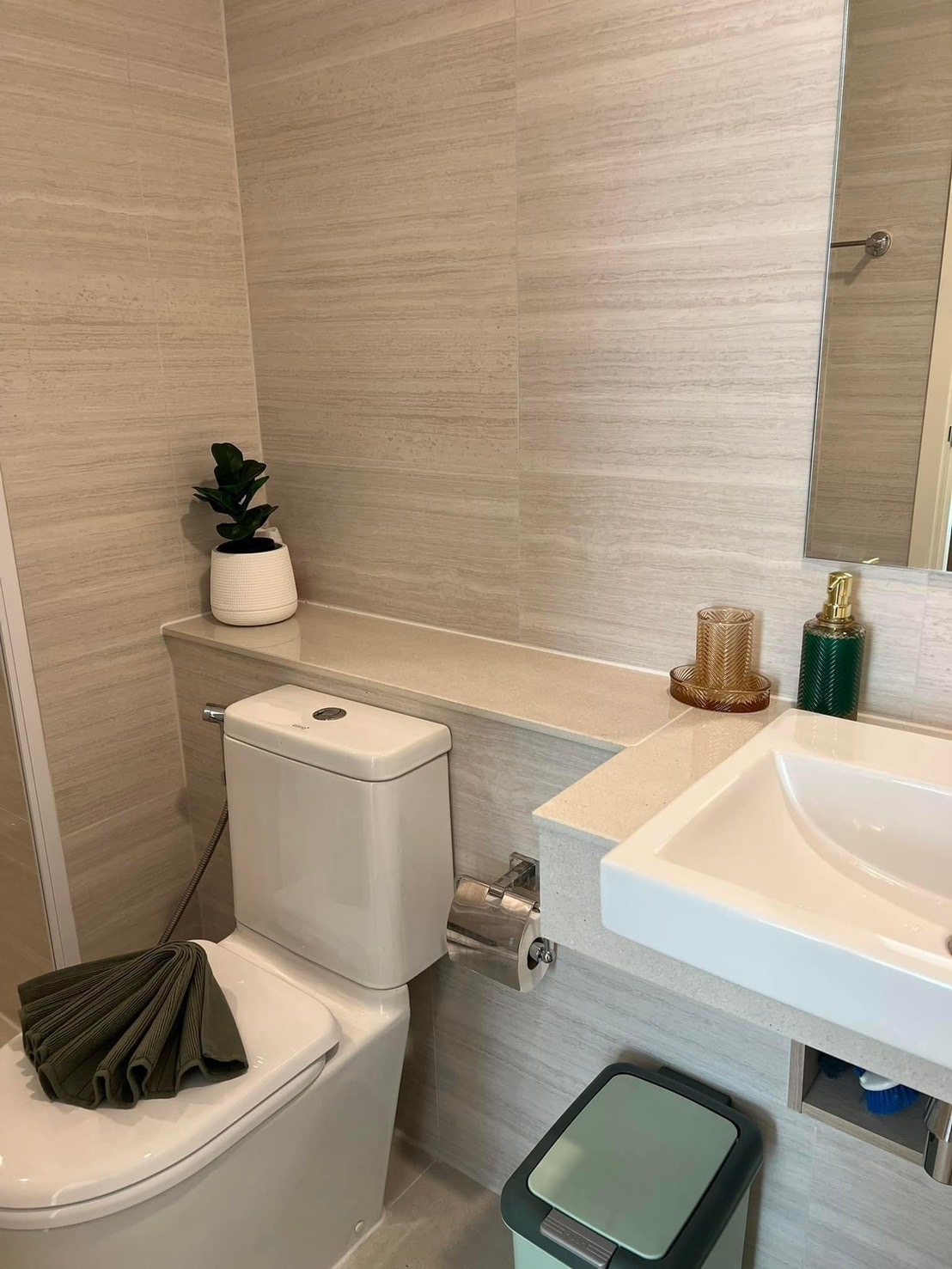 3f28a1d577a94313b76f30659da6f57a-1