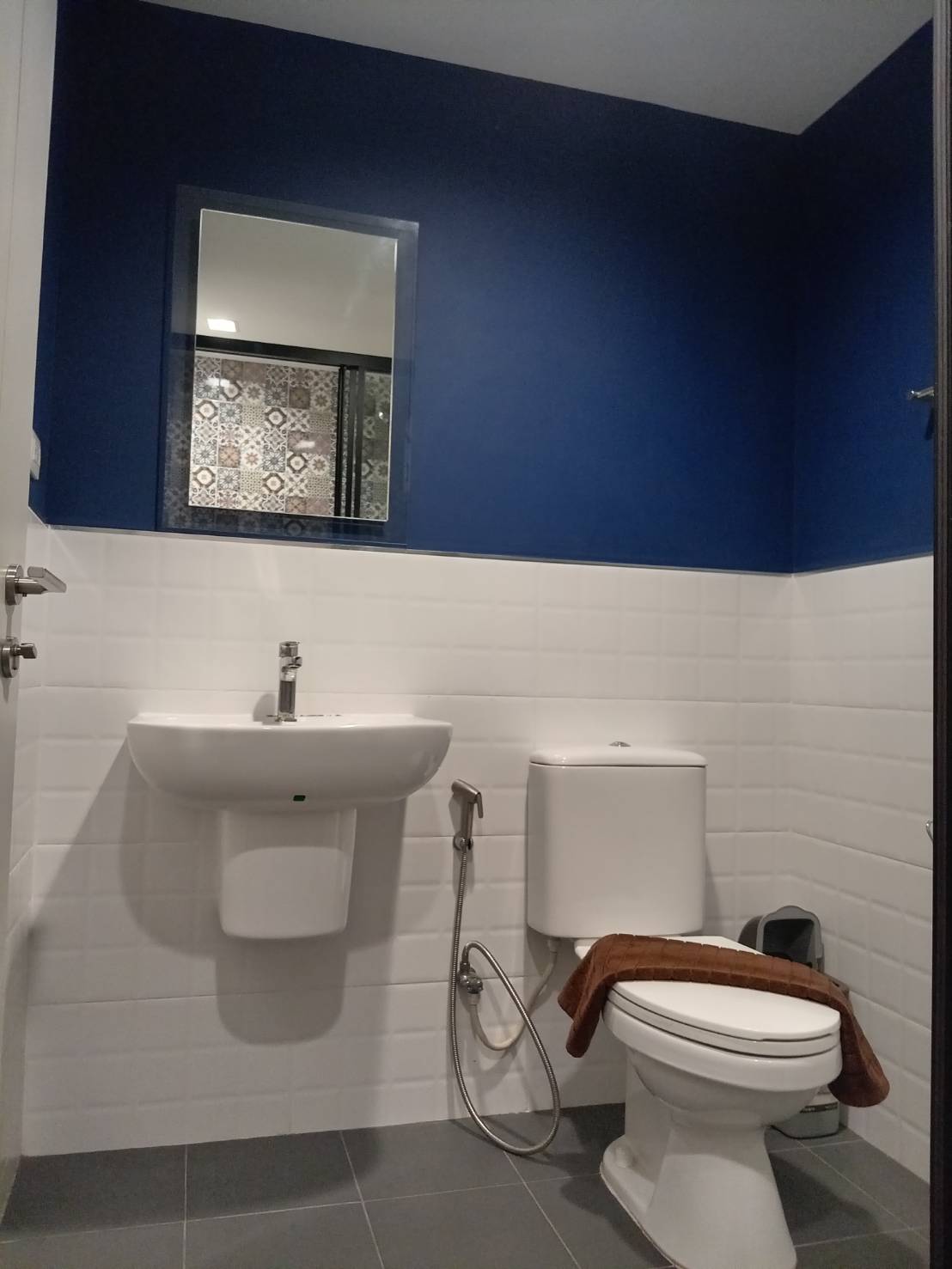 41956915f42841b0b6901a05a814885b