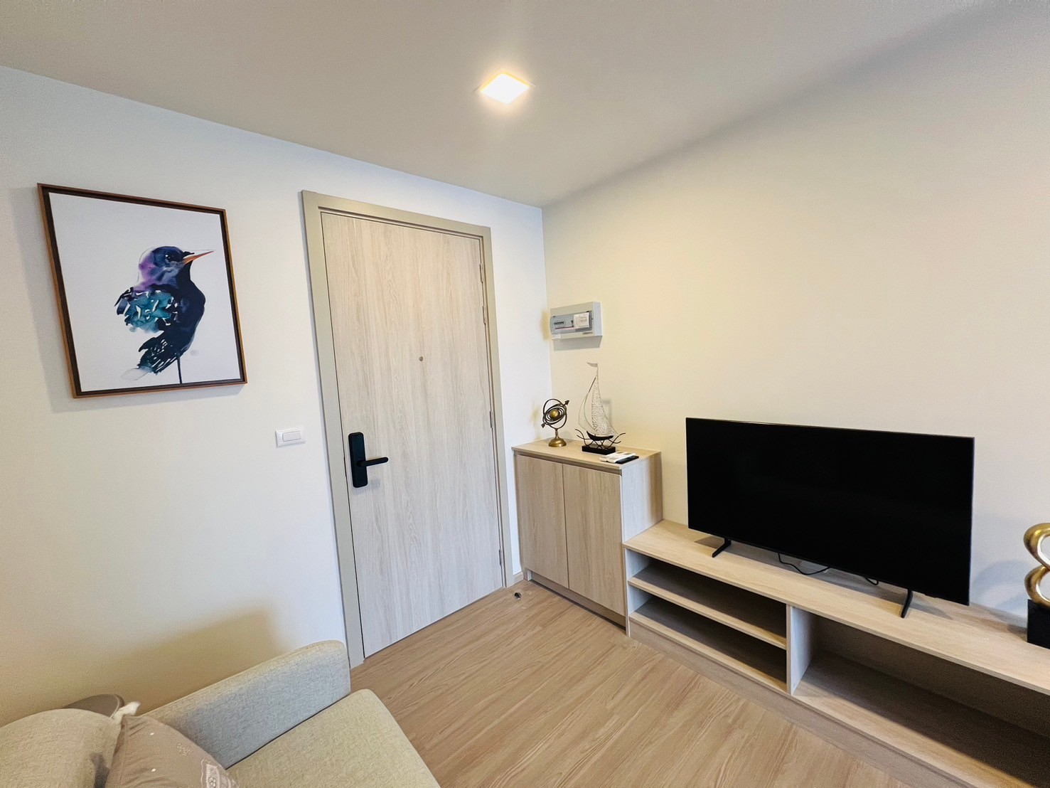 4357b025063e4684a5d8f0e7ea29d1e1