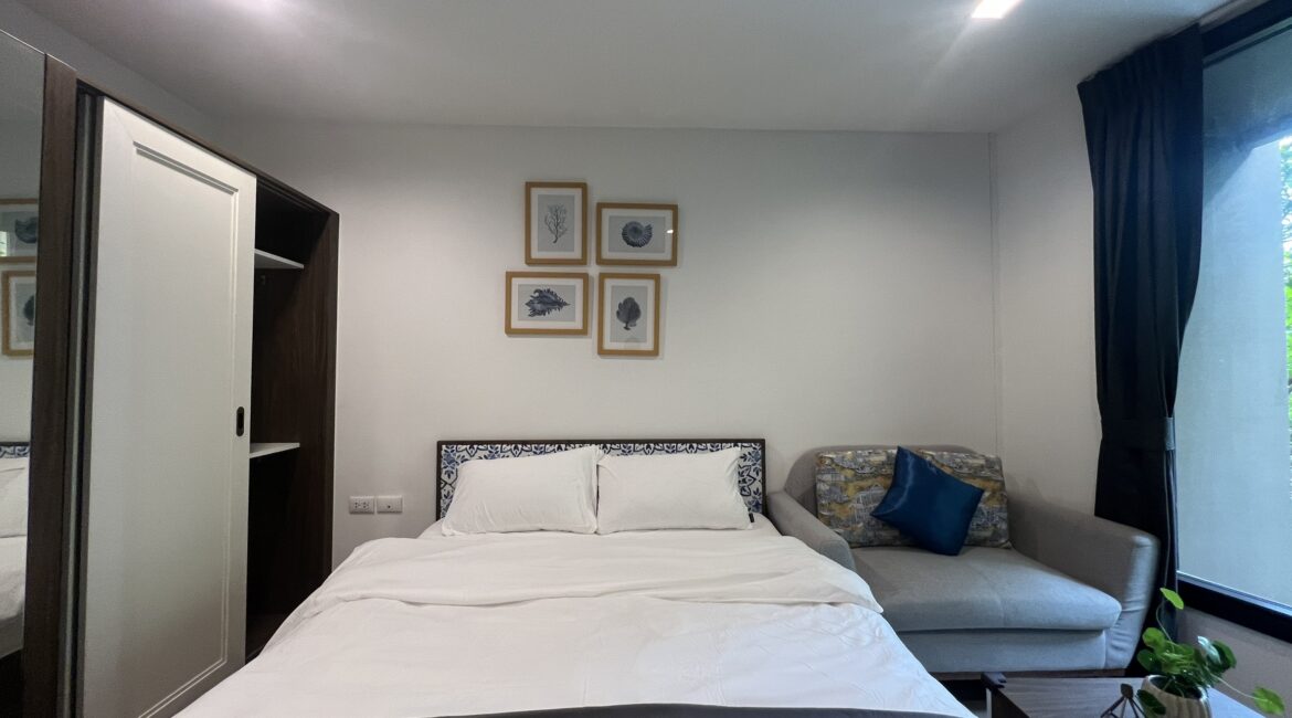 4786b4b8a8b547bcb8ab36fe2ec27074-1