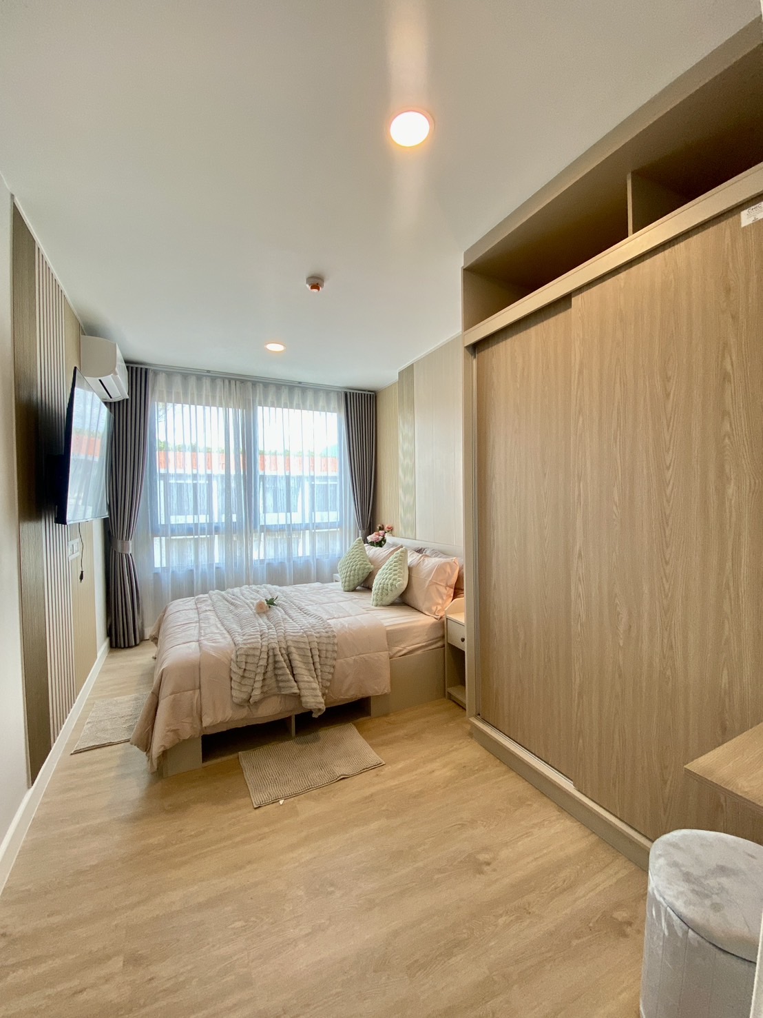 5618b978f0544f2bbcd654b65f0379f1