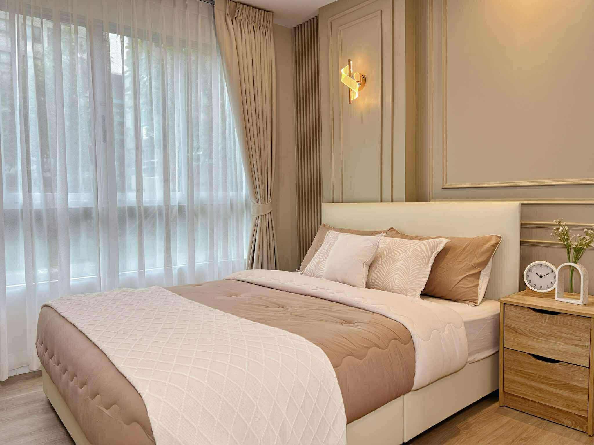 616ec2dc359346fd9e3df051e228e12b-1