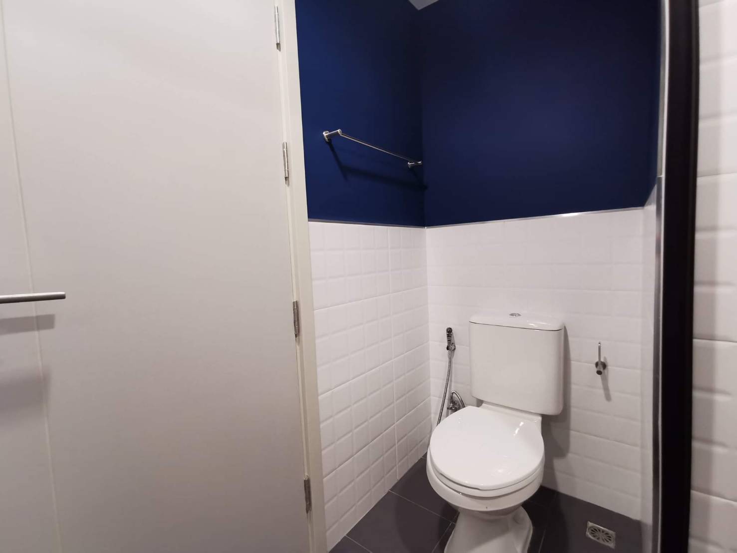 6764e35960bf46ebb0efed5d39a77d3e-1