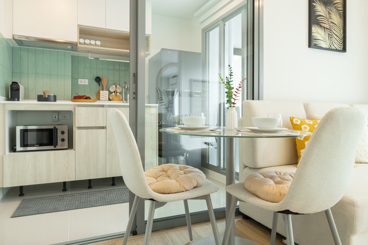 682ccd96384947f99083fa7426879efb-1