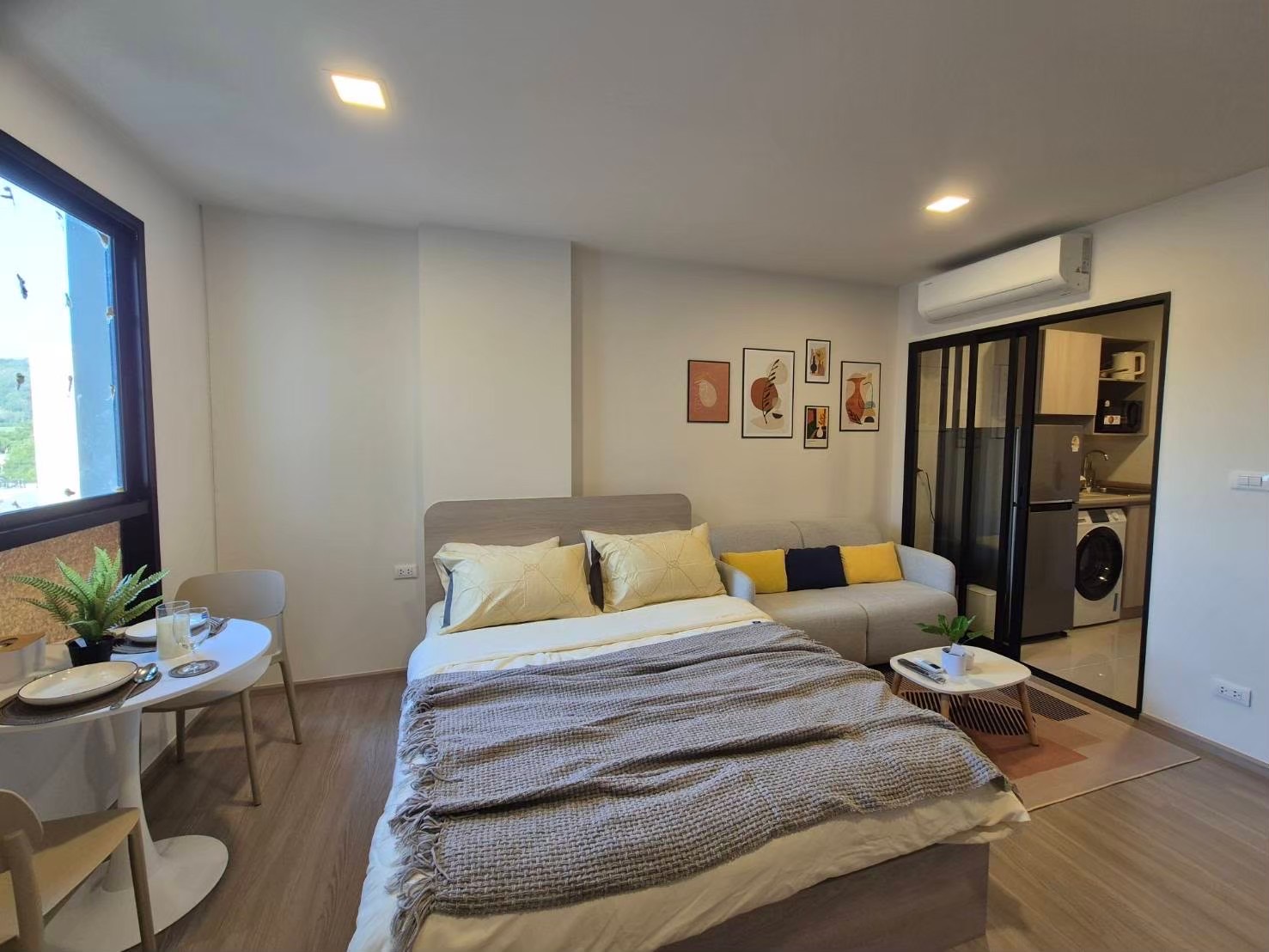 689c1c576ca243e18281ae4c36fa696c-1