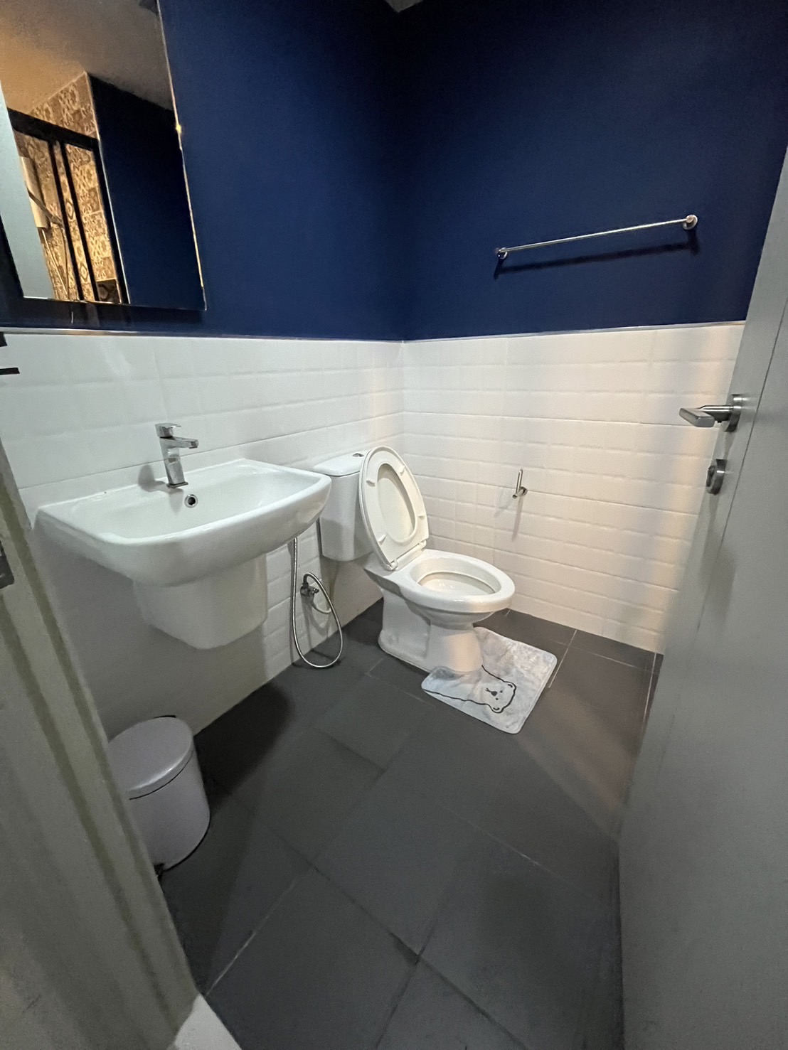 6a7efc35e2e04ce7ba2c7de5978e0dfe