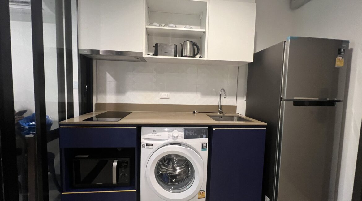 770b1d2c2b4241659a2897c3c7b78363-1