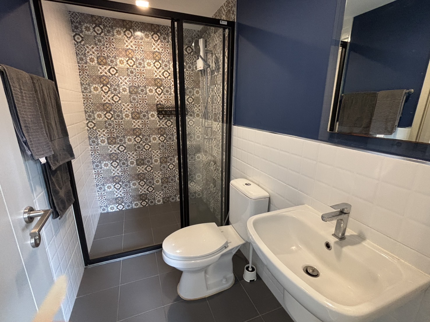 77145df401e143f480a7283796542af1-1