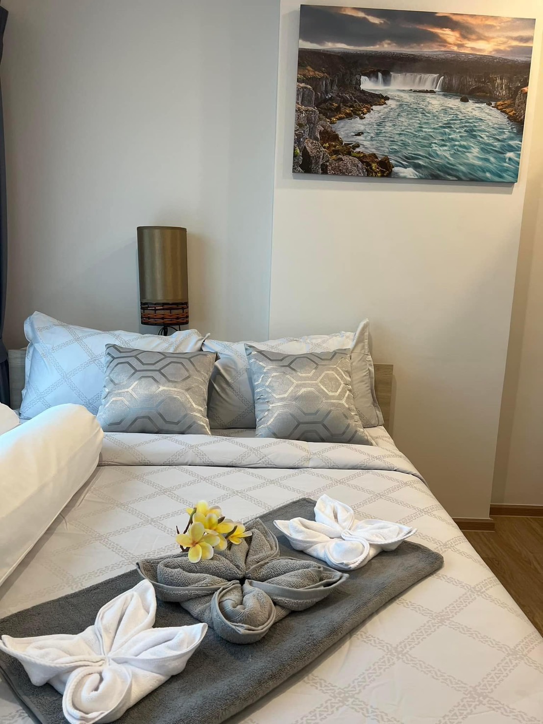 78c65a6bcf8b4ac5bb00d4b3f90f35b1-1