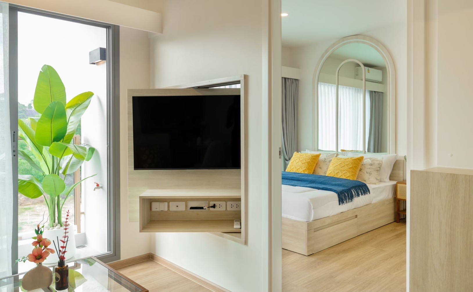 7ff64ee9d04b442389381abb5ceecf2d-1