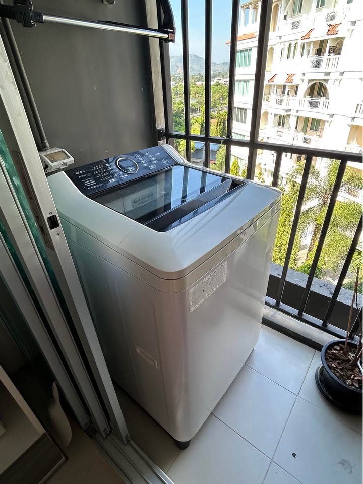 81c28b94ad5b4a6fb127d10a1099a1bc-1