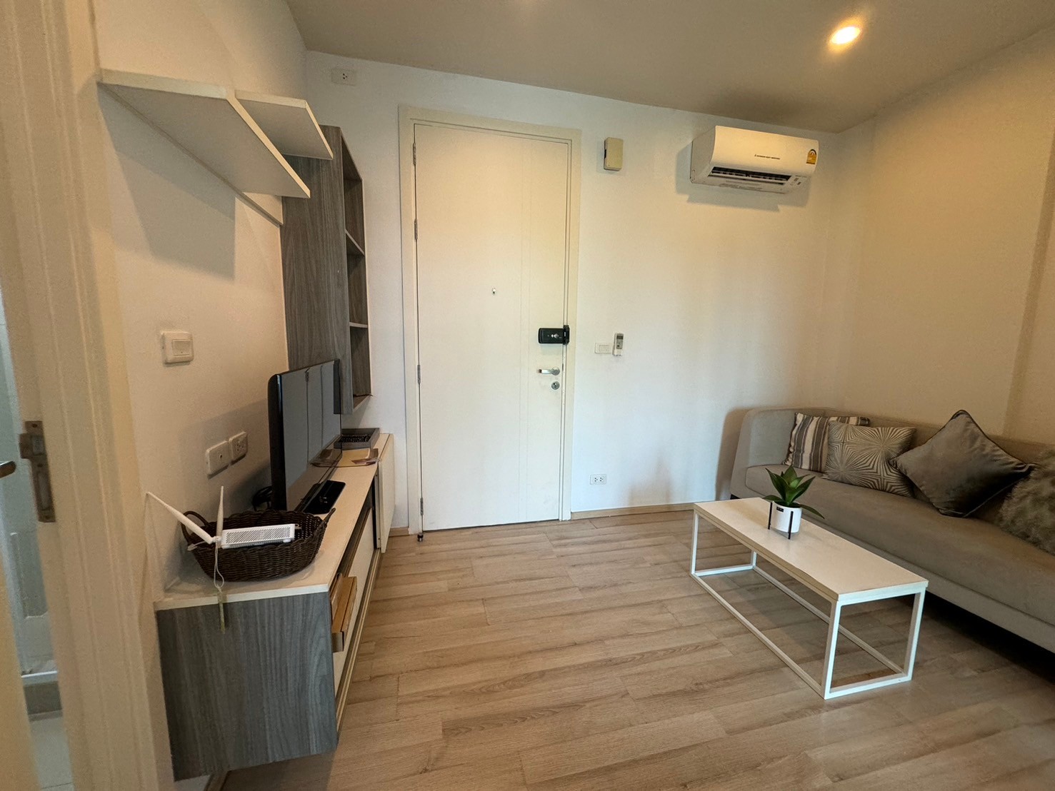 8338665ddfd04de2ad4cc42a1664a478