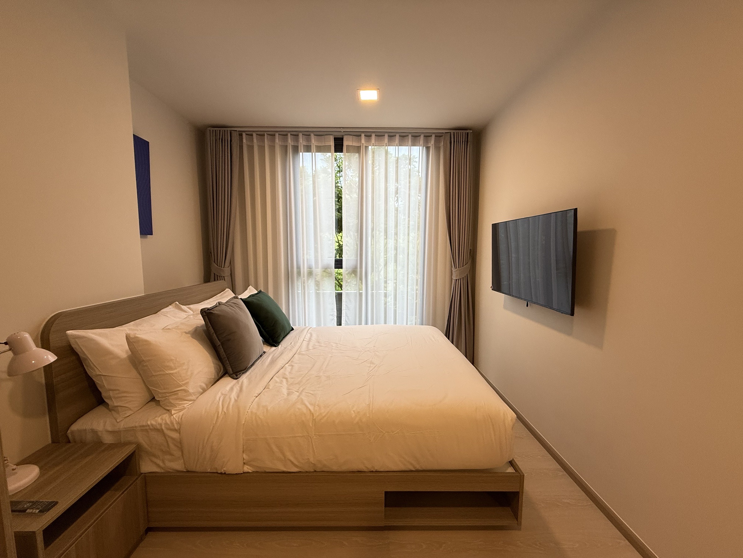 866bfb9db5ed4eb7bfd8b69aab6610f4-1