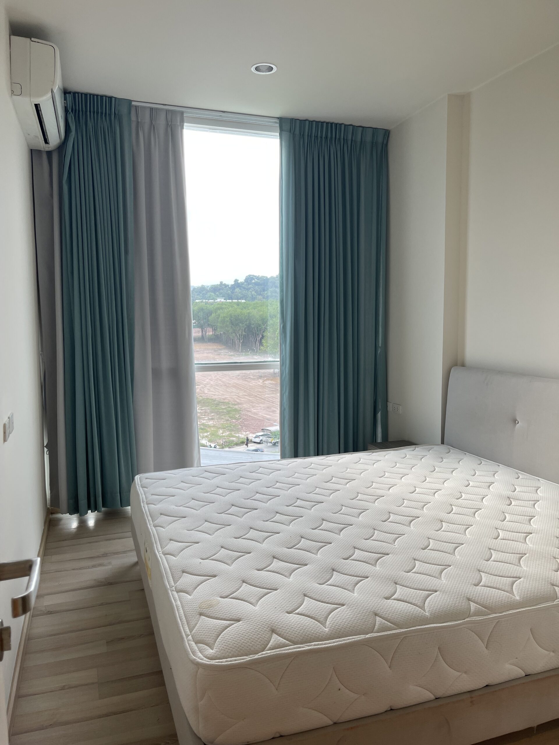 8B889680-09ED-4A17-907C-9997F084B93D