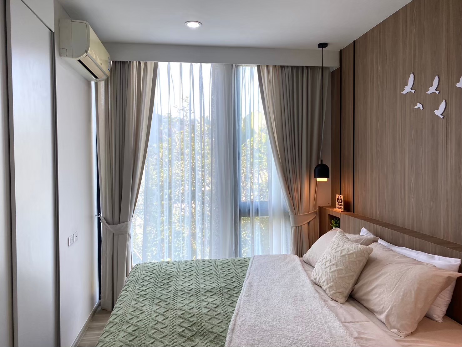 91db2abe740147c0891ed2c1a8d20a16-1