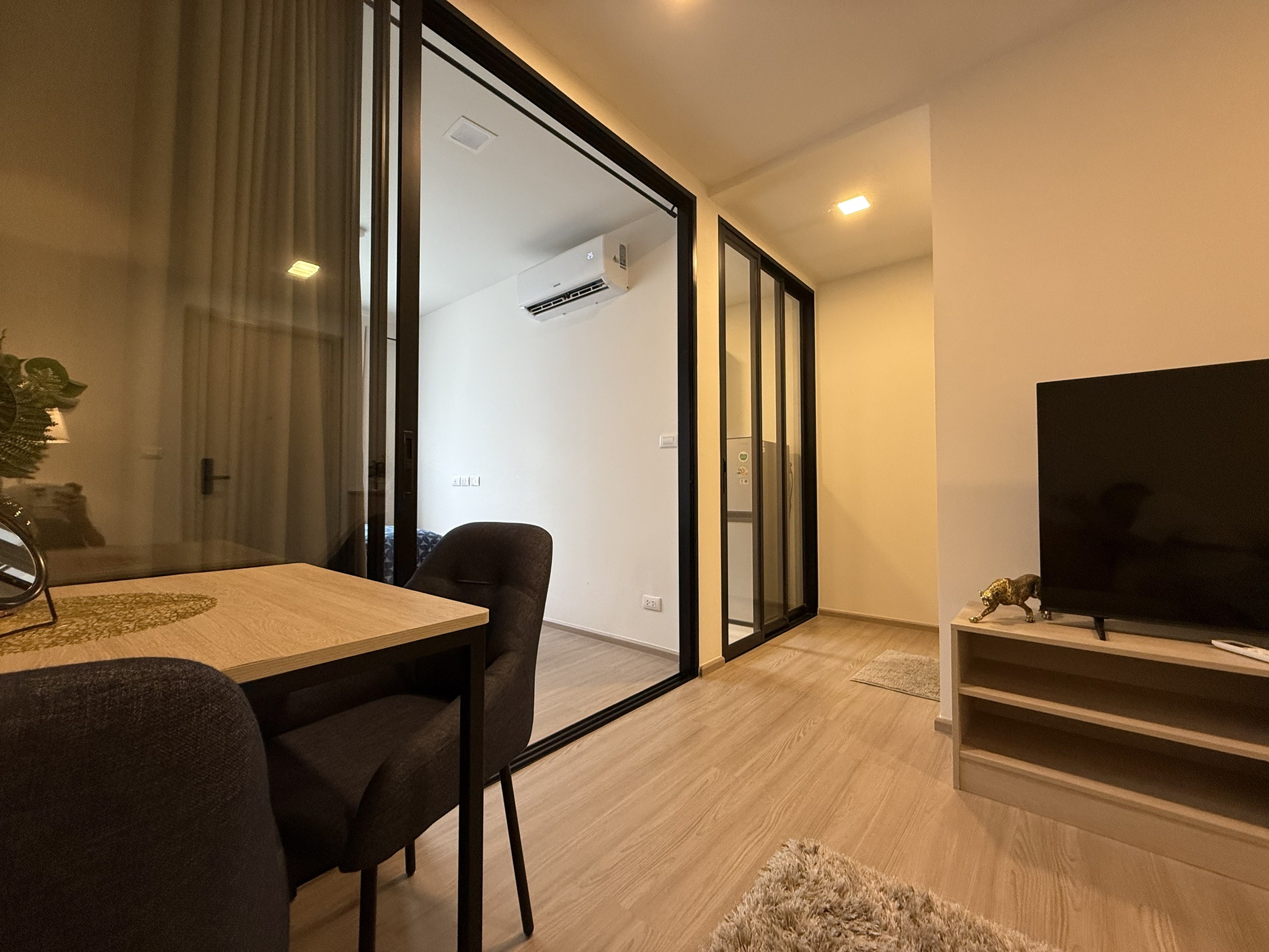 969f3d3ae8f94921a7d5eab31dbf989b-1