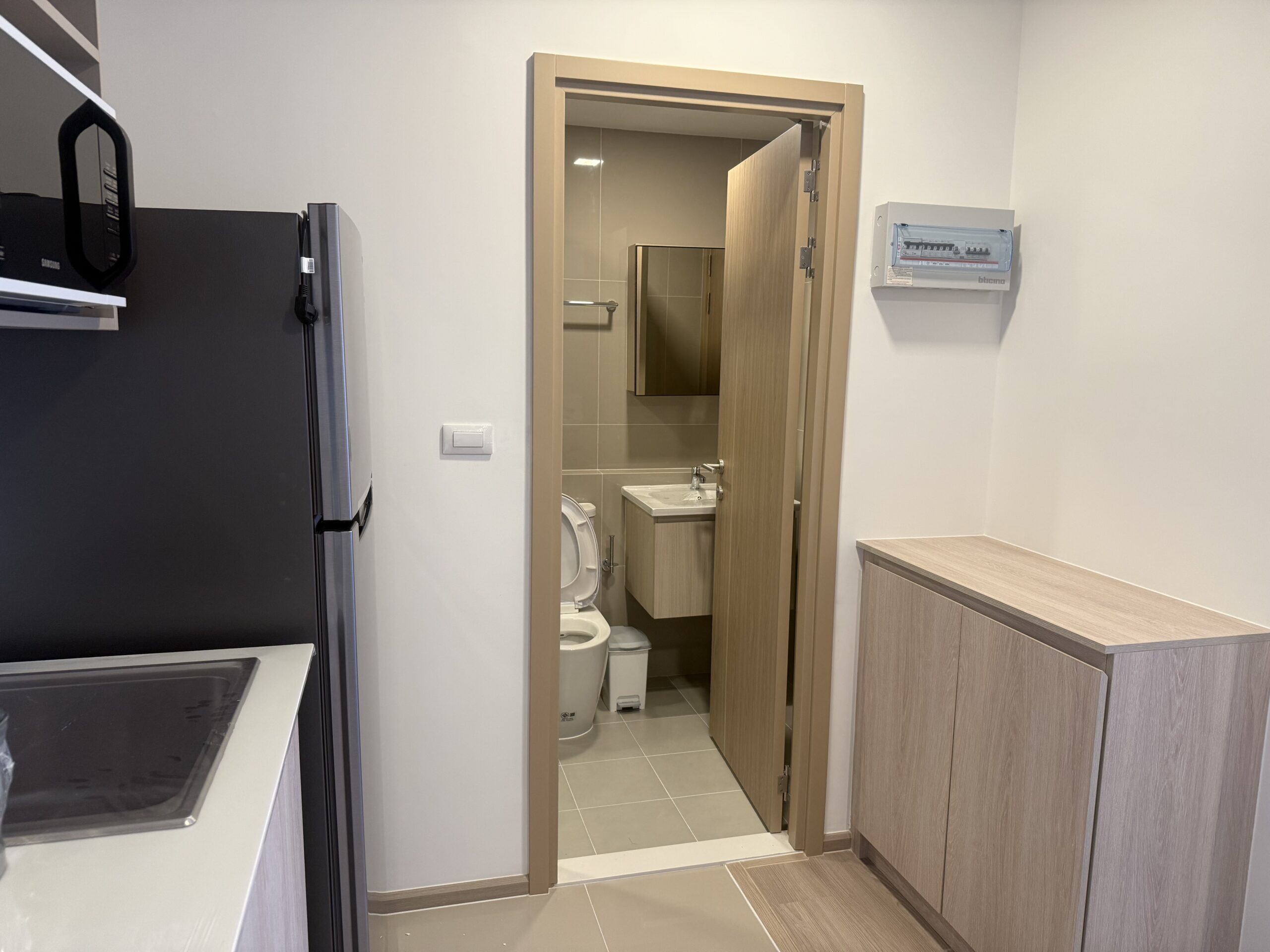 CAA00CB1-3727-4ADA-B86C-AFC2CEA12F48