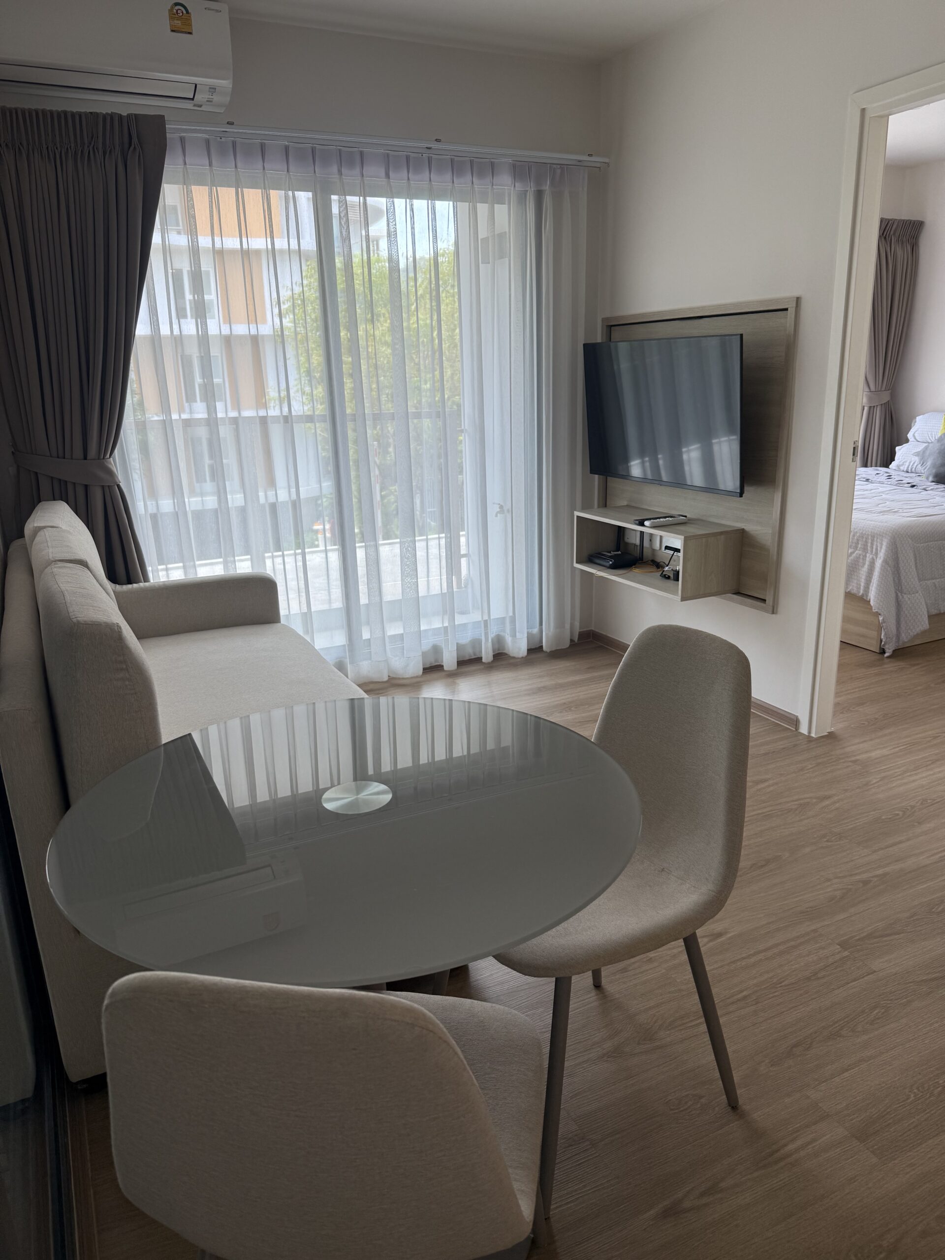 DF3FDF0C-7263-44E3-954C-2B1FCD11B402