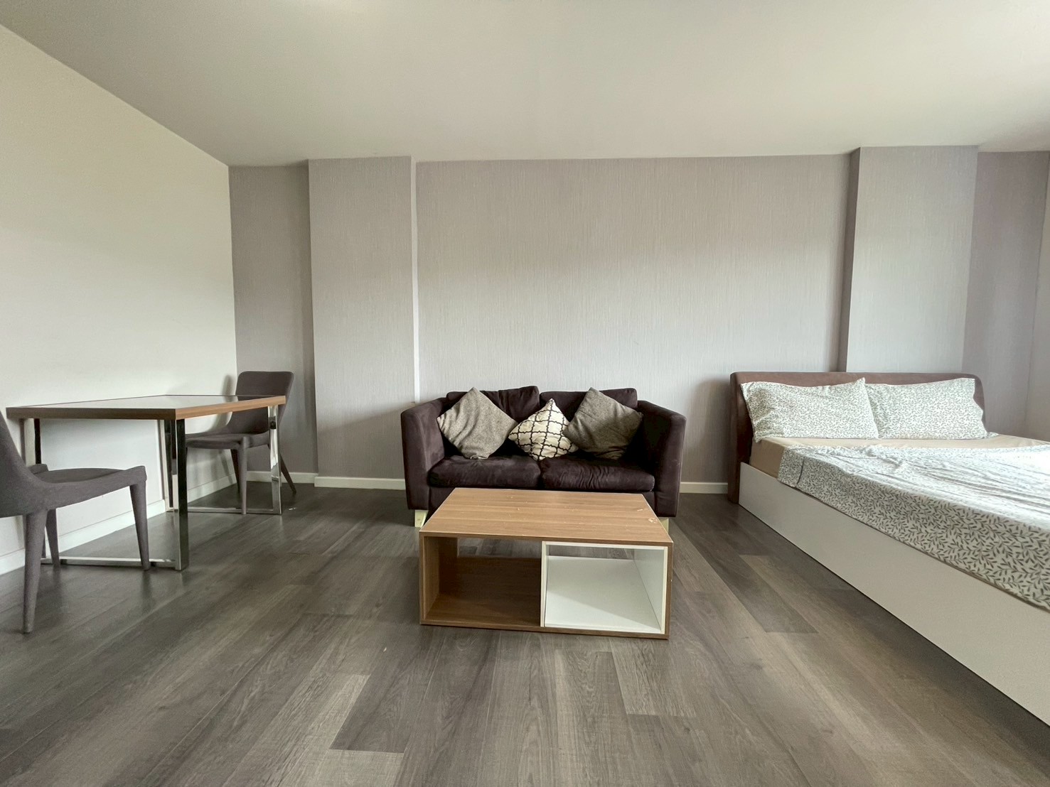 LINE_ALBUM_DCM226_250808_2