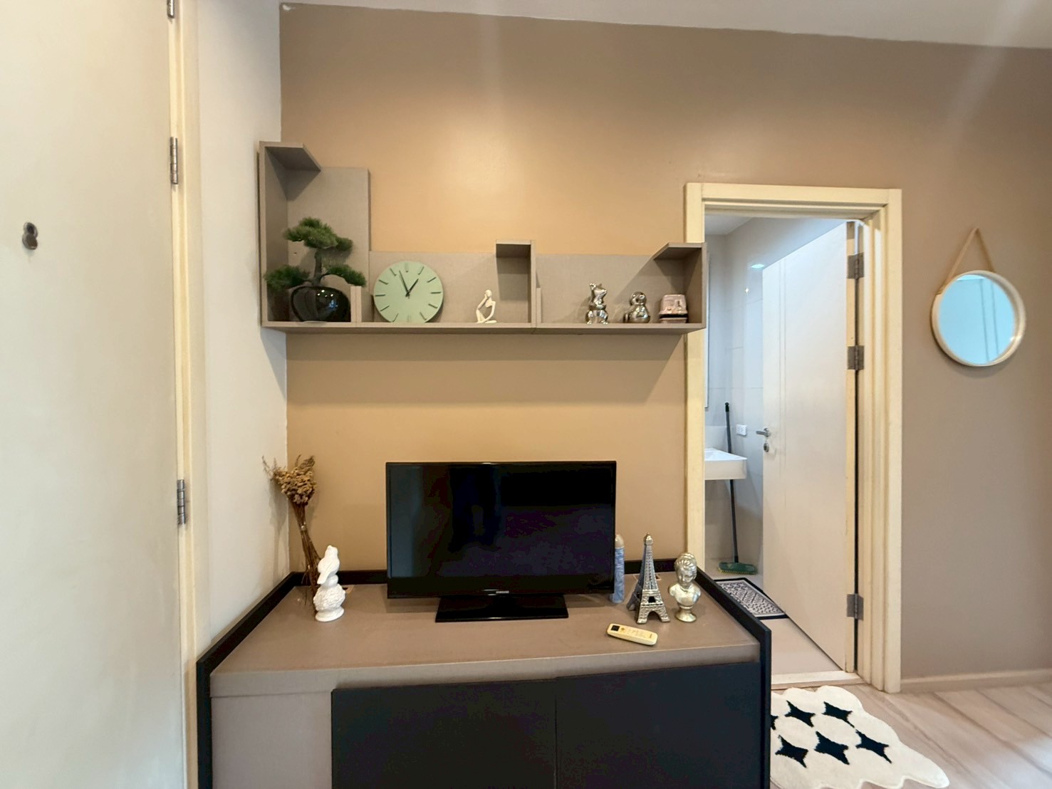 LINE_ALBUM_TBUT273_250911_1