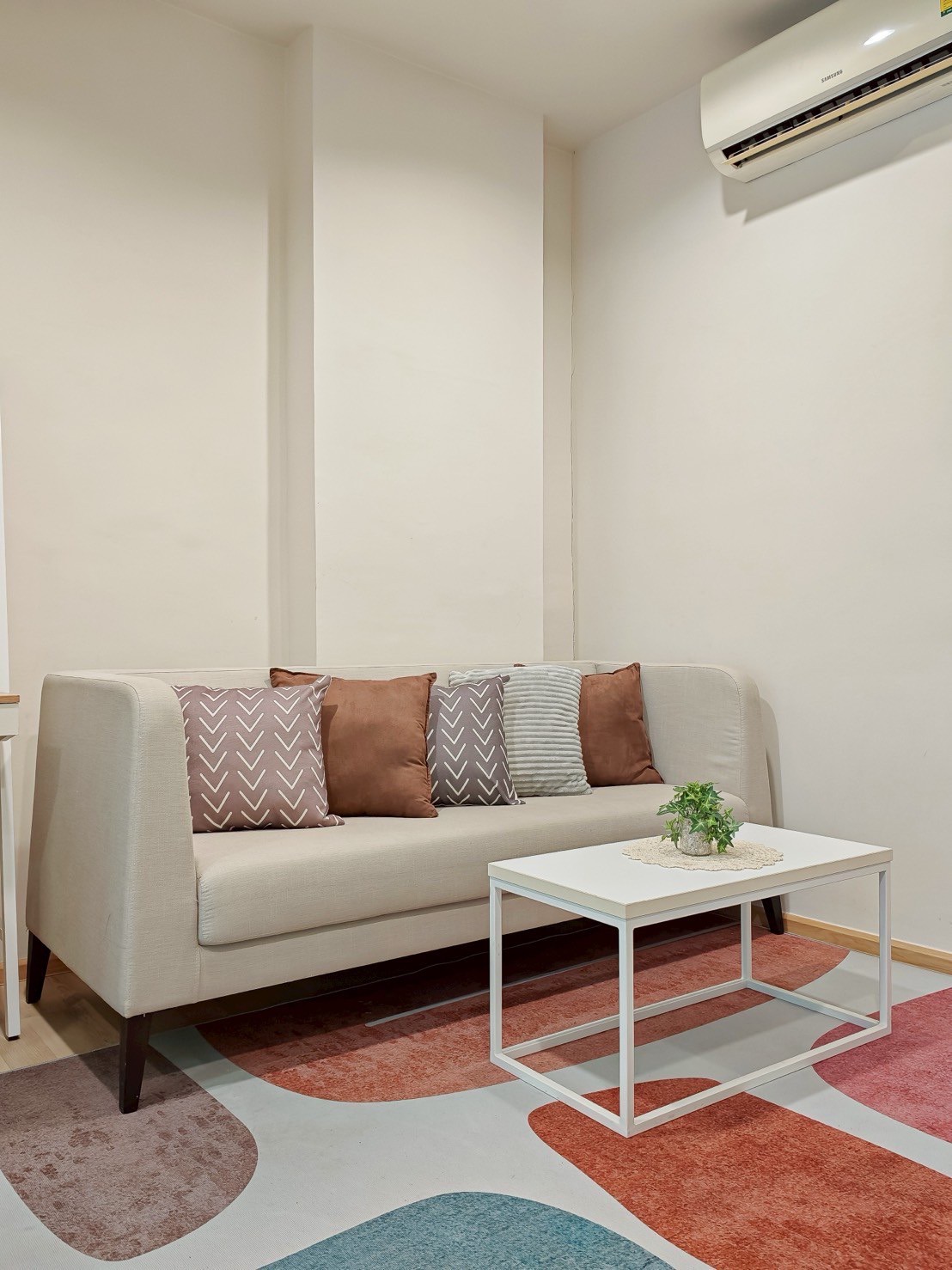 LINE_ALBUM_The-Base-Downtown-5187_250723_8