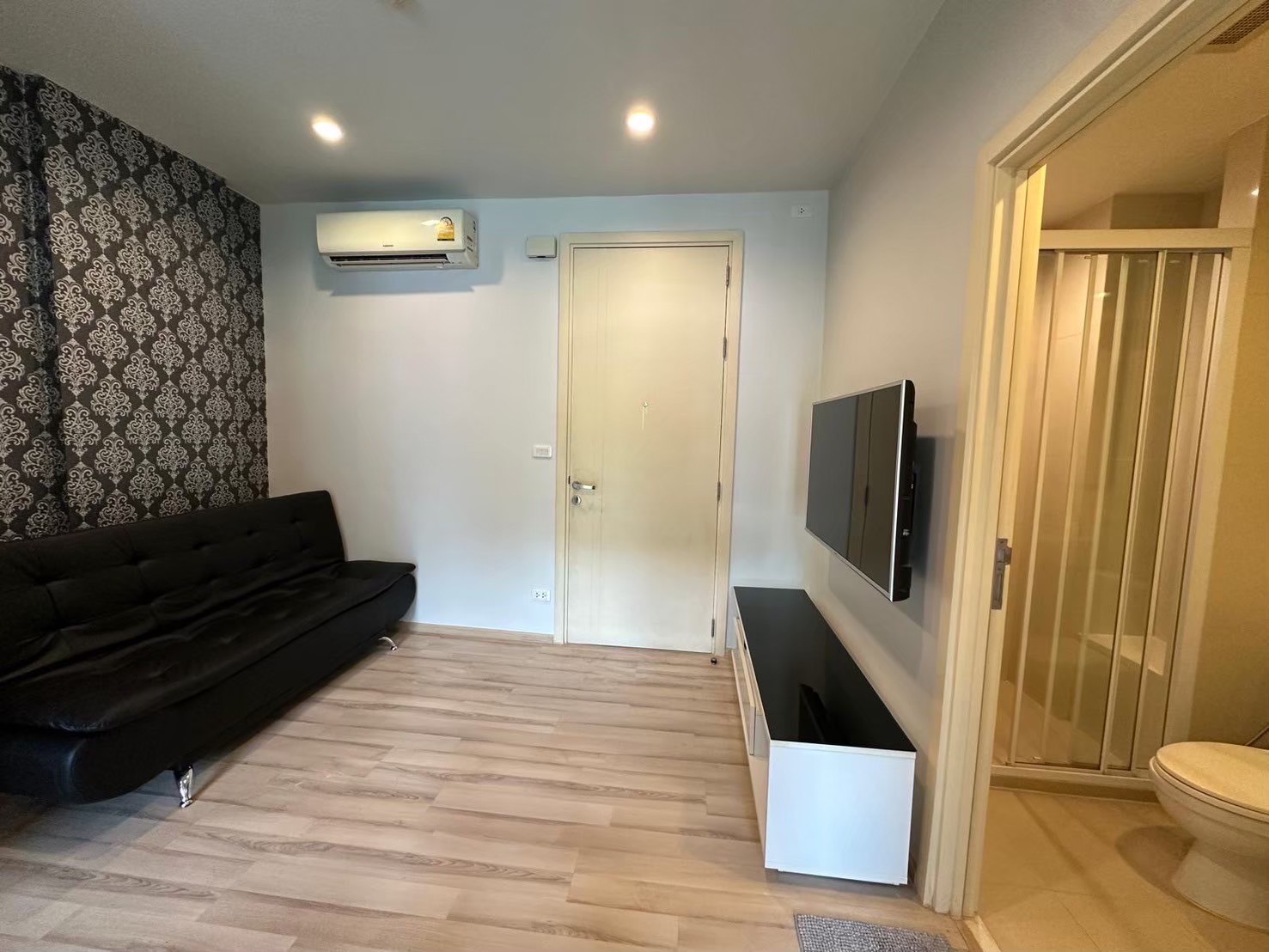 LINE_ALBUM_เดอะ-เบส-อัพทาว_250715_11