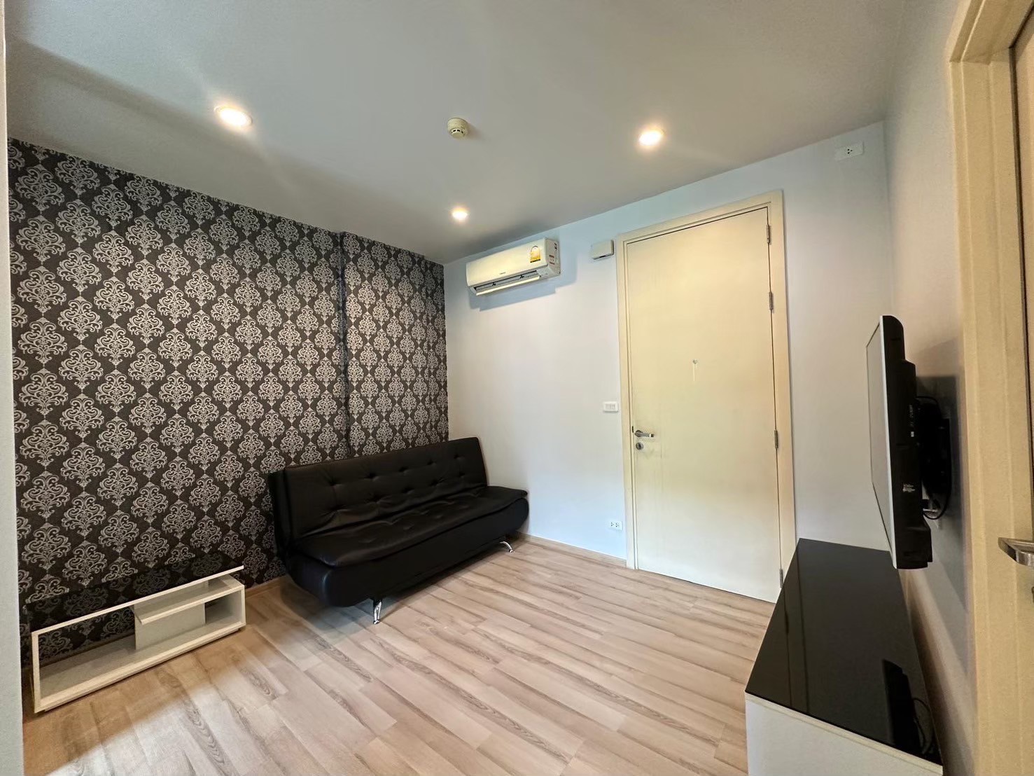 LINE_ALBUM_เดอะ-เบส-อัพทาว_250715_17