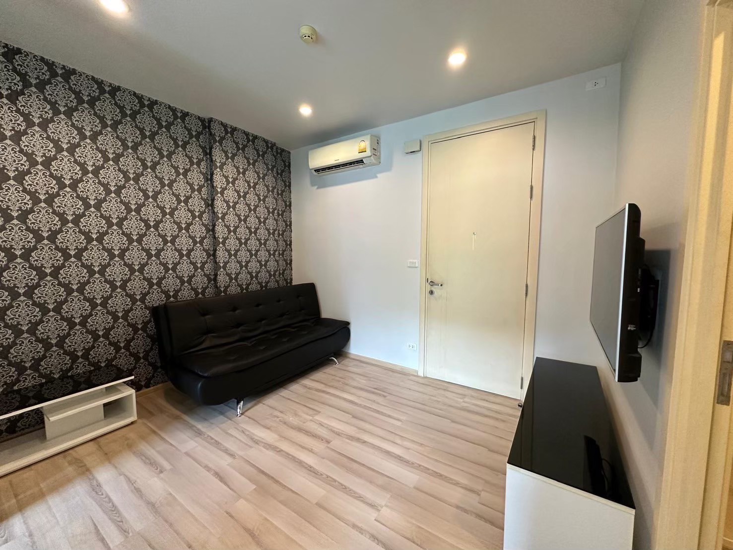 LINE_ALBUM_เดอะ-เบส-อัพทาว_250715_7