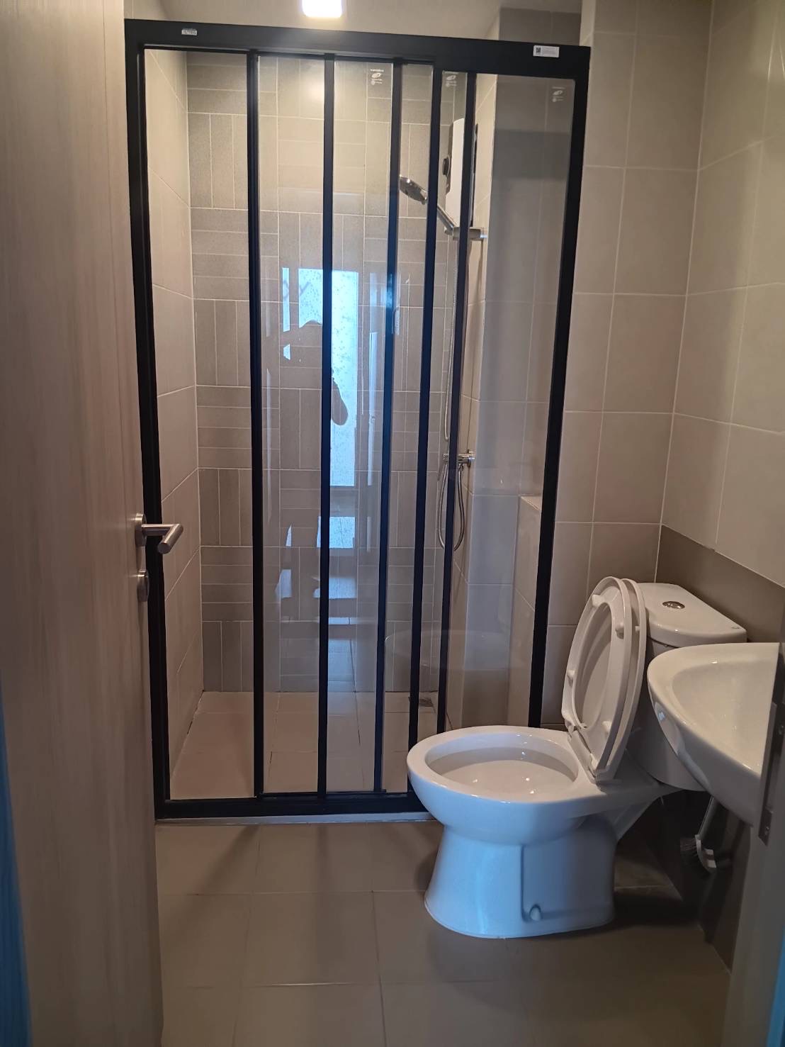 a1033a36825c4dd8a239fe044762e288-1