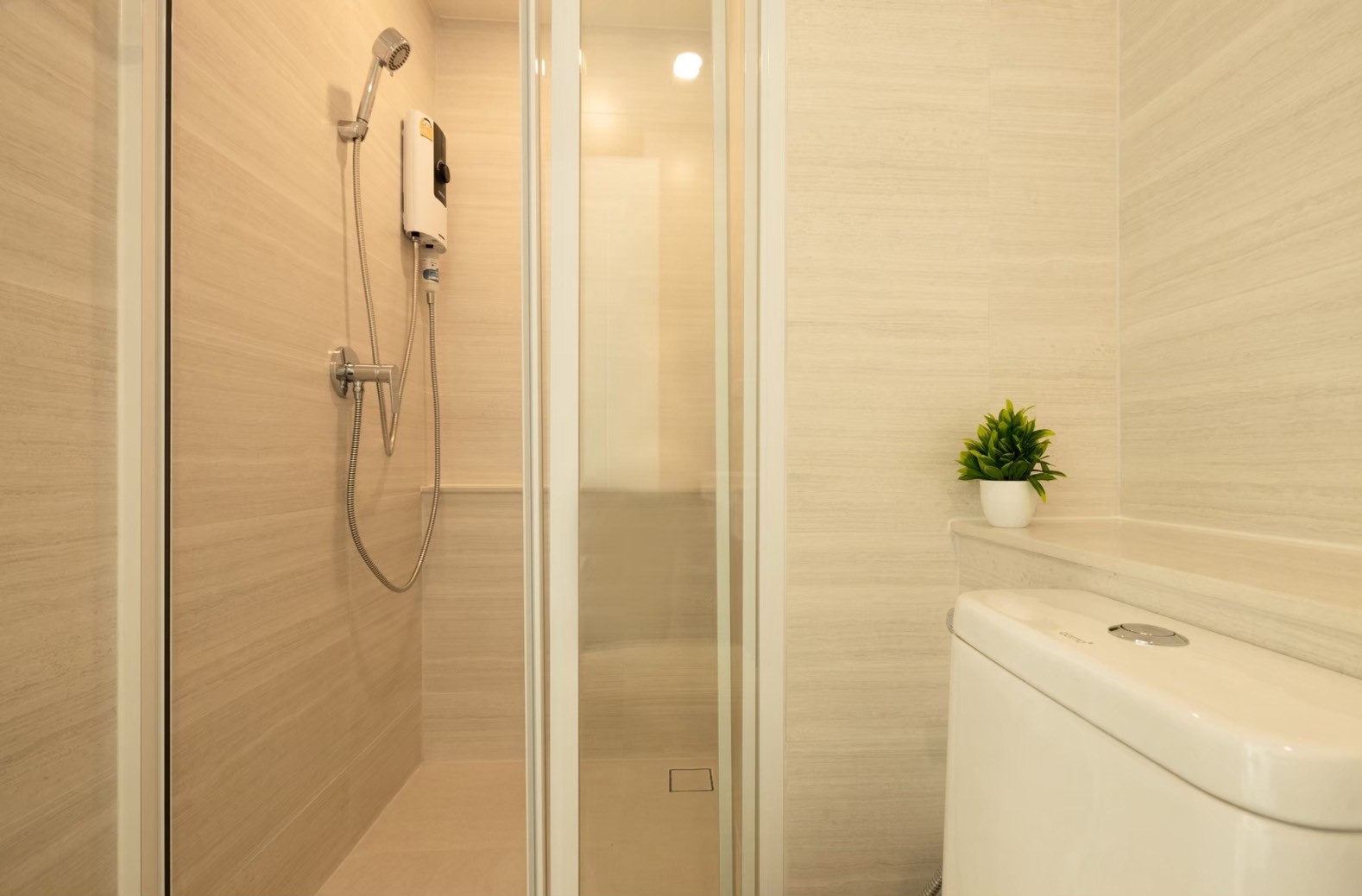 a105fd51a170475a9995da77e9ad213c-1