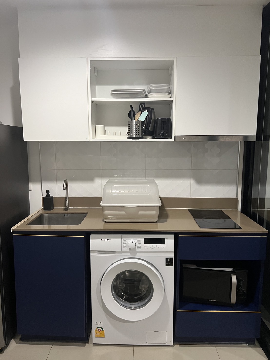 a4a89de553a641e6b122fcfd18bef584-1