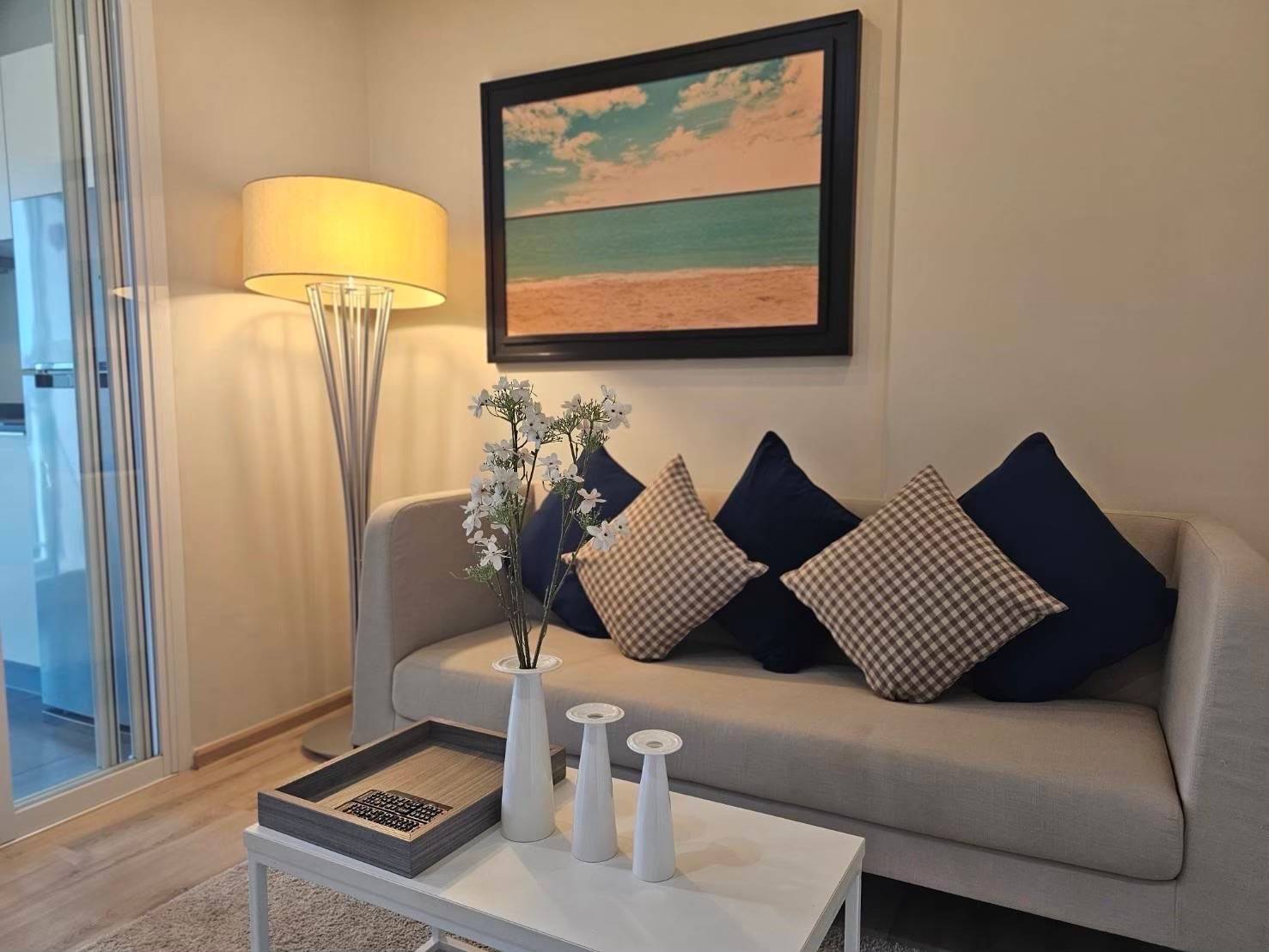 a7c990b95e2d4eadab2d2c493aeca4b3-1