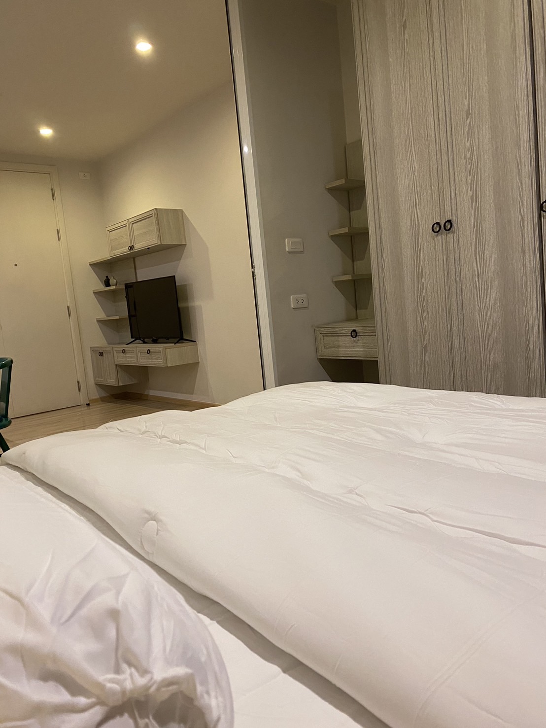 afde5bd480484f1aa50479ea002e9aba-4