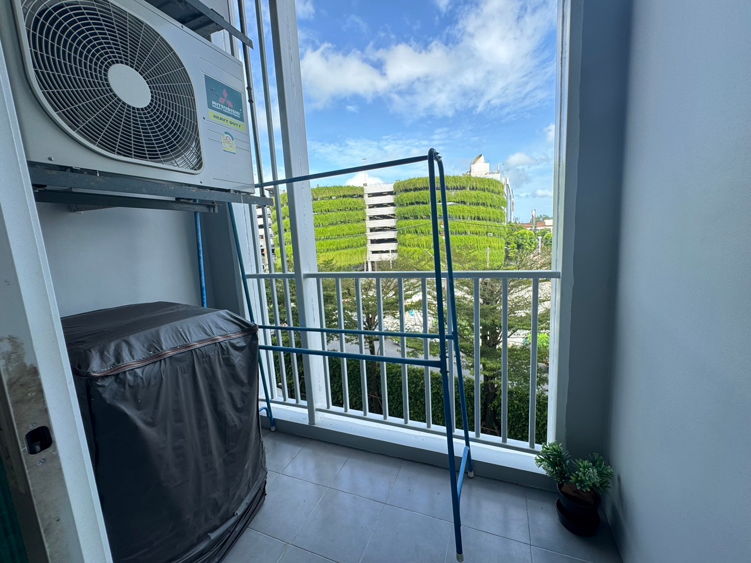 b0e5337eb7e5452eb75d44e8dd3ff7be