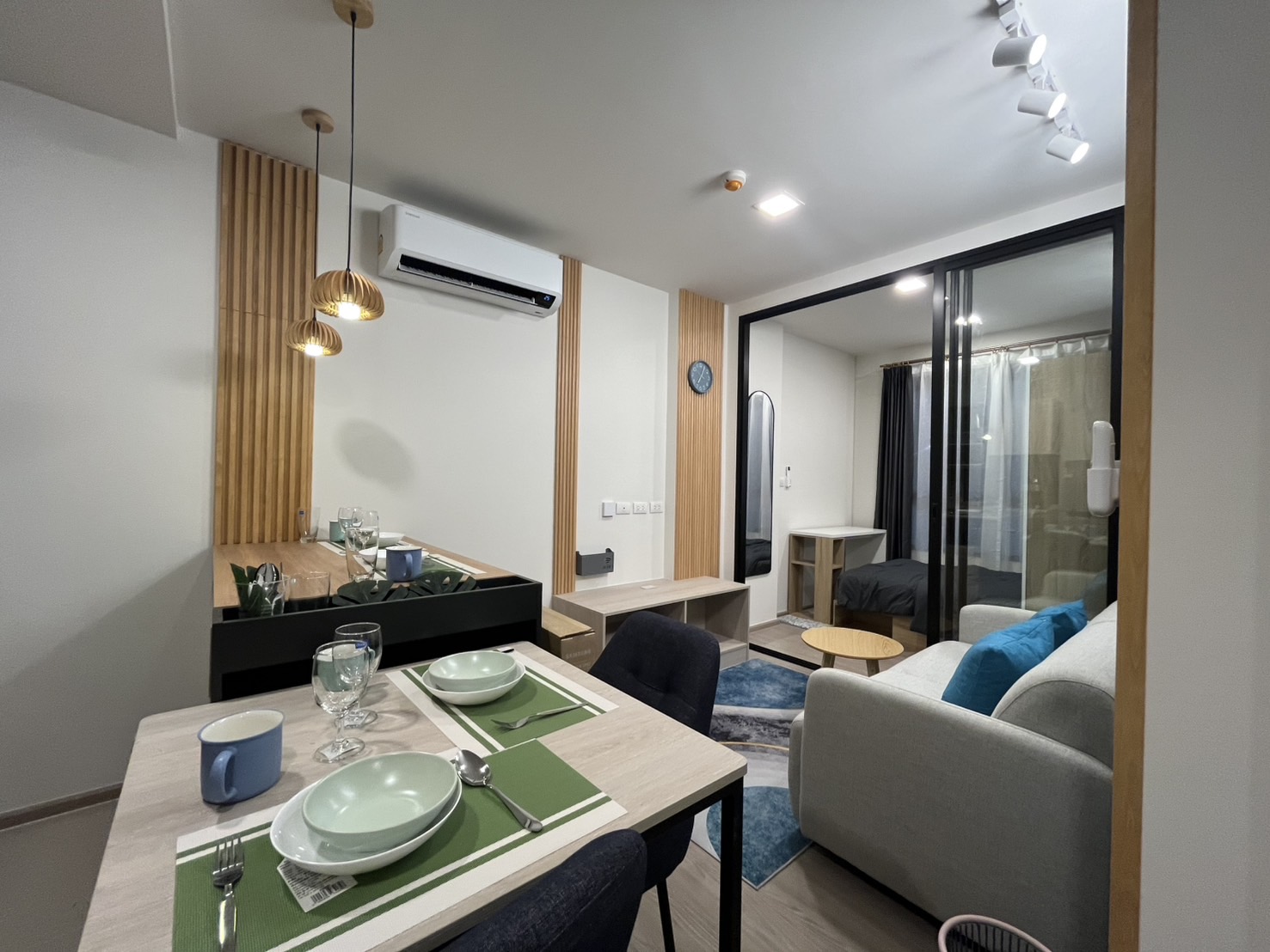 bf0f4d1fb1b148efaddd03c7706e8371