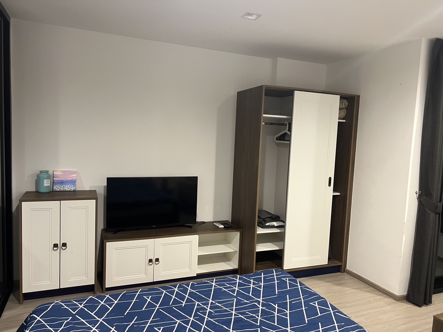 c272bbf0197e4edd8f13ba7cdae713c2-1