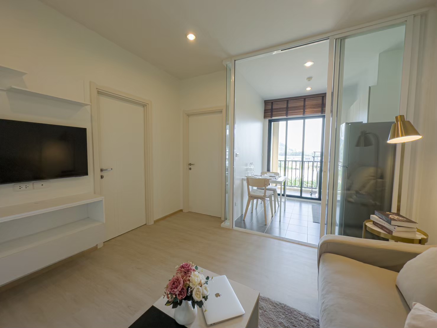 c44227a309d7431a83a2768dbd009b5f-1