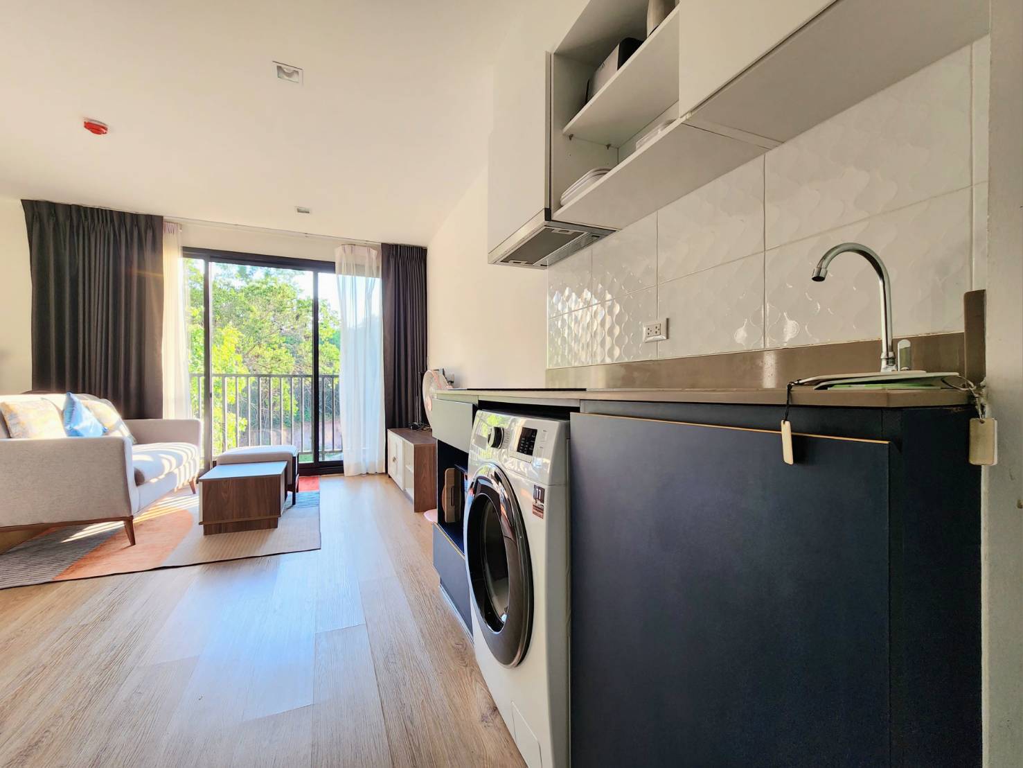 c8a88f2608a245e0b8b7e5237a02517a-1