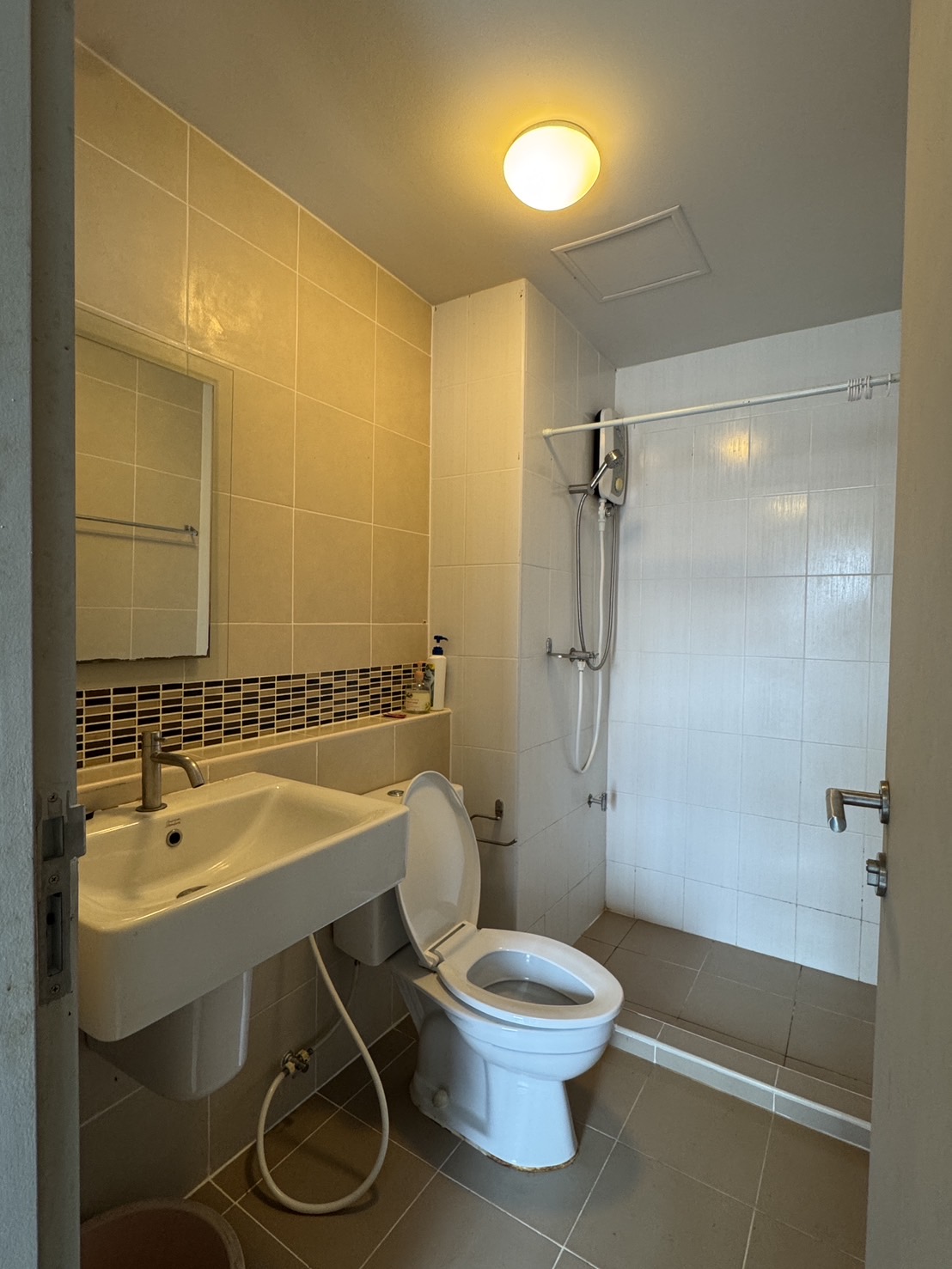 cbca8fd61393454989102b79b18a3eda