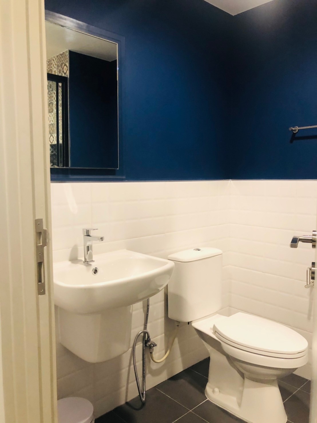 cbed2dd0918e4f8d9c08647c3eae0ebb