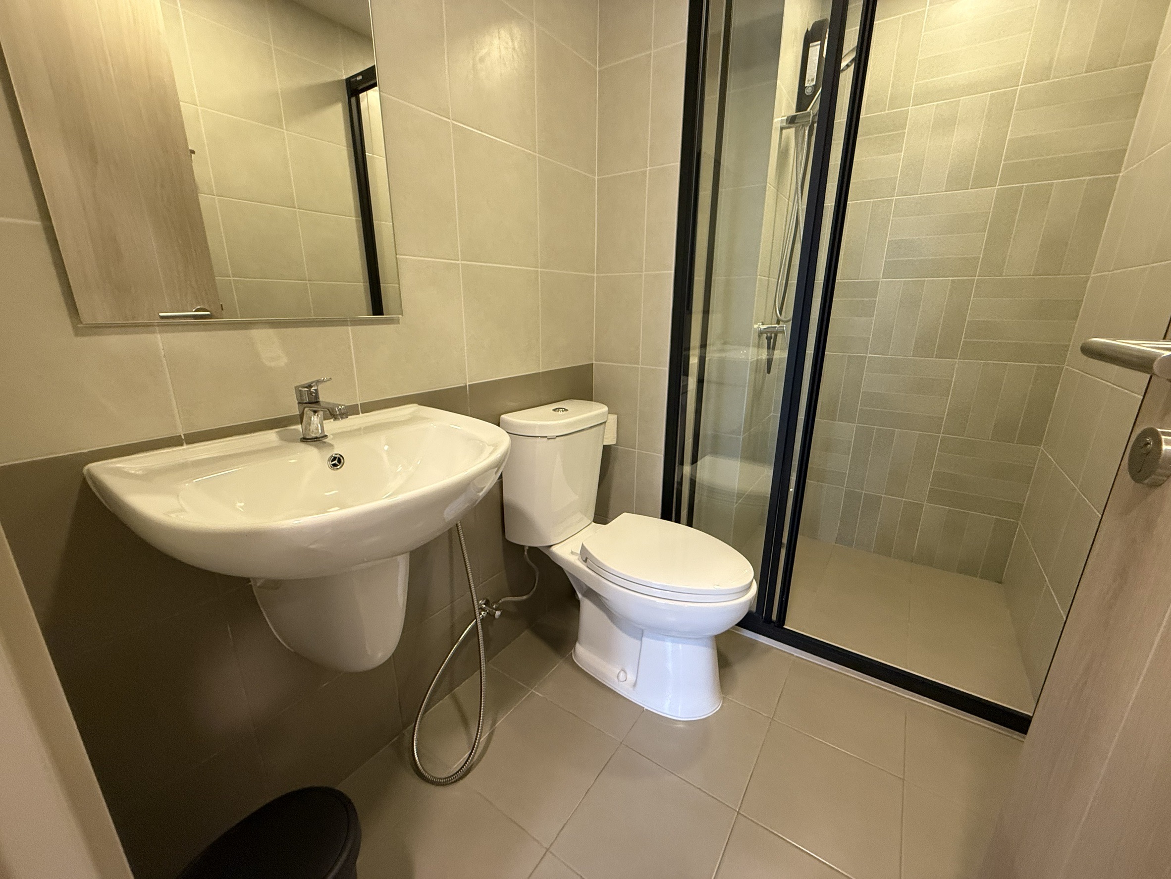 d1669249cb4f4daaa30c1111a6fe2feb-1