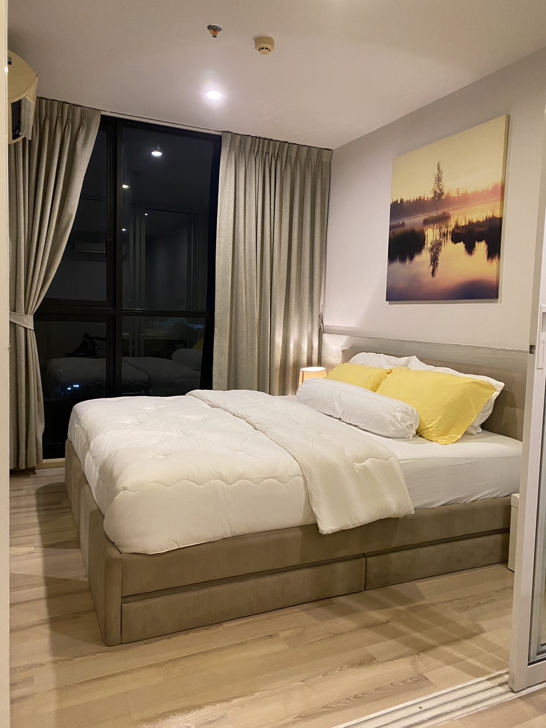 d3b0d90358364a54bddb956384d9611c-1