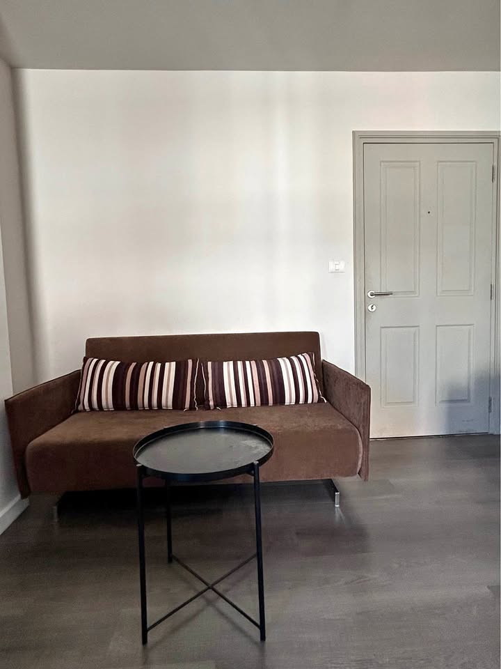 dc8b1716e53f4cc29f64efee2c4fc5e7-1