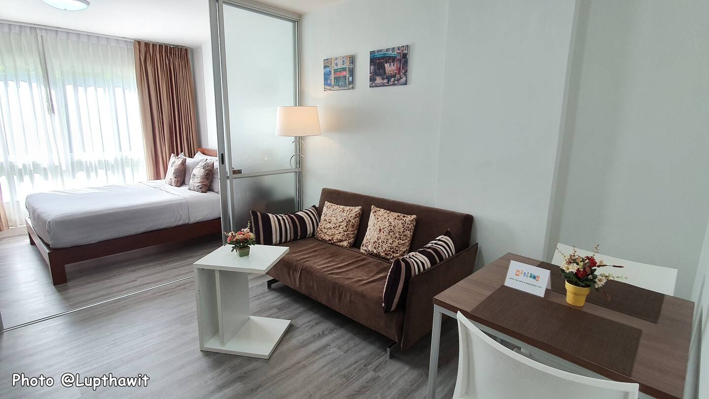 e2d3b986-d381-4e3c-9ce9-fbc06f947a5b-Copy