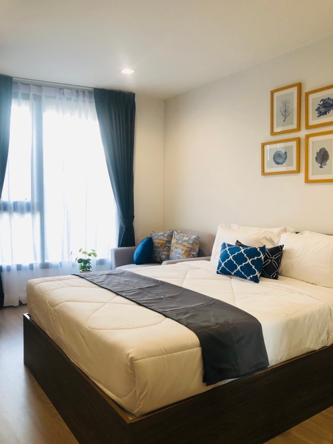 eb0e3aff0f2d4ee8acb0fcfe312a2fe0-1