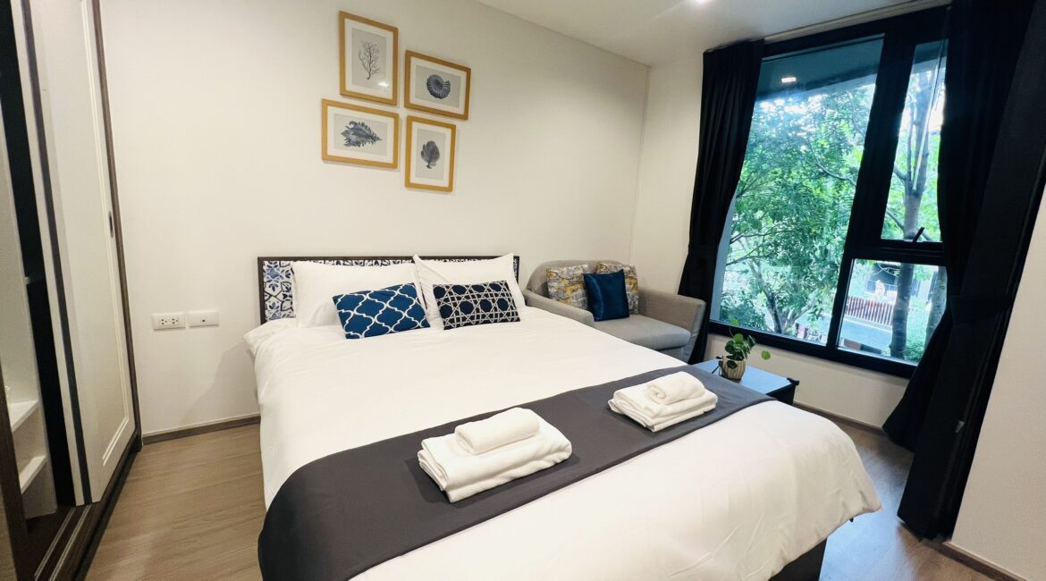 eda570192e8d47e6a9dbf671d807f898-1