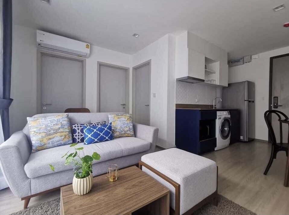 f651fe938fd242e6b26cffd841cc5d79-1